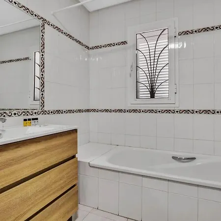 Ayma Buganvilla Apartment